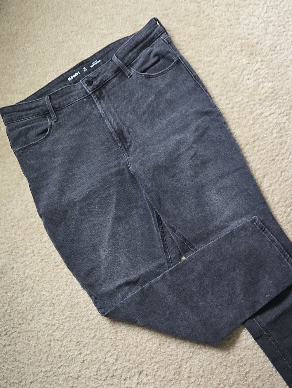 Old Navy Women's Wow Straight Jeans in Washed Black